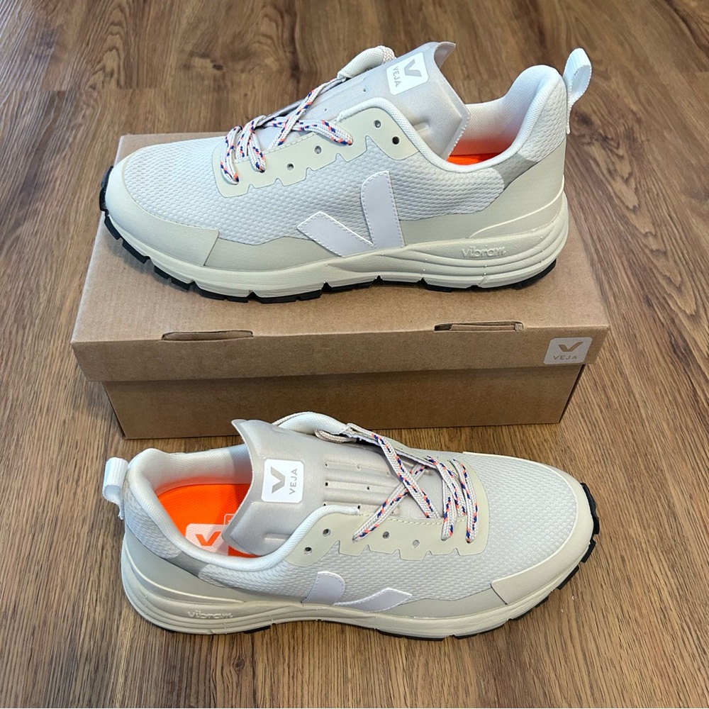 VEJA Beige walking fashion lace up shoes sneakers women’s 7.5 new in box - Picture 7 of 8